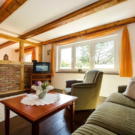 펜션 Augustin Mit Reetdach