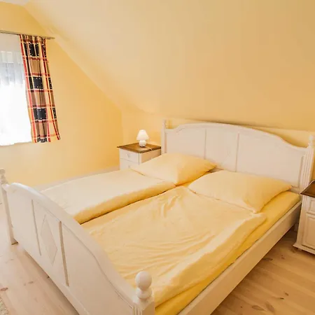 펜션 Augustin Mit Reetdach