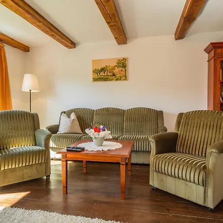 Augustin Mit Reetdach 바베