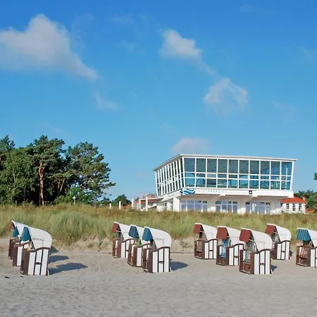 Augustin Mit Reetdach *