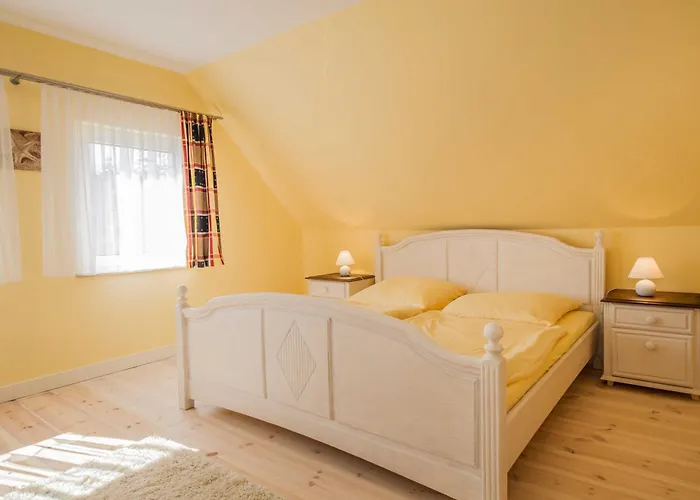 Feriehus Augustin Mit Reetdach Baabe