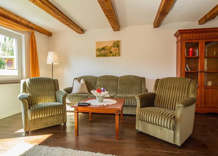 Augustin Mit Reetdach Baabe