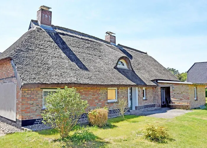 Augustin Mit Reetdach * Baabe