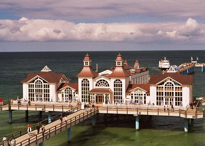 Augustin Mit Reetdach *